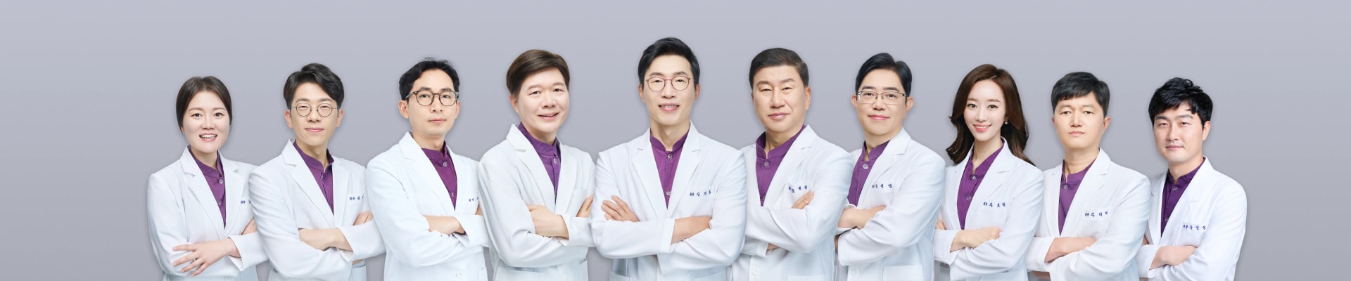 Foto bersama tim medis Klinik Mata Shinsegae Gwangju